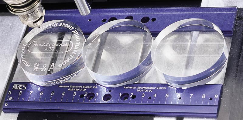 UnivSeal-MedHolder-D